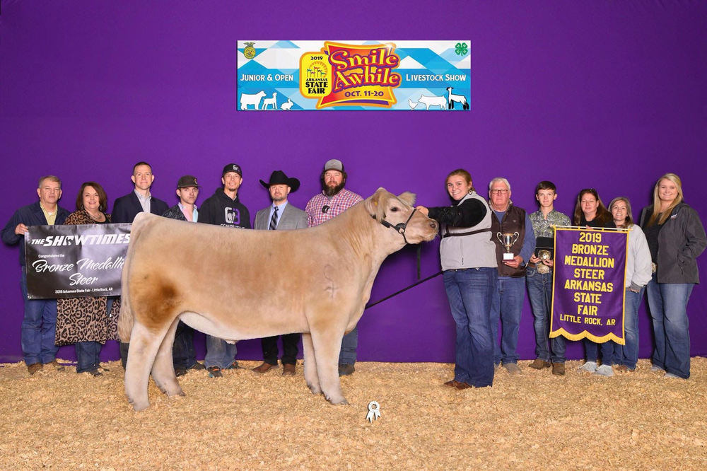 Kaylee Armstrong Wins Livestock Award